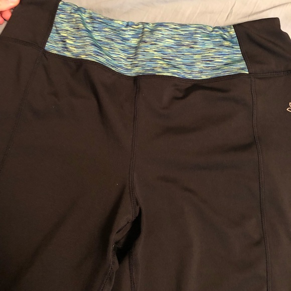 Black cropped workout pants. Cute! - Picture 2 of 3